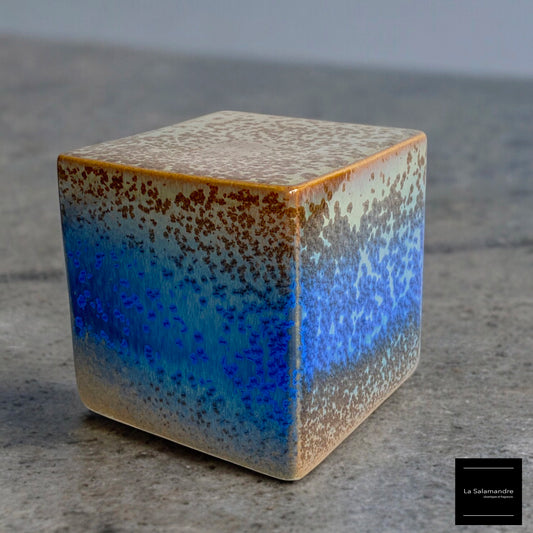 " Le petit cube cristallisé"